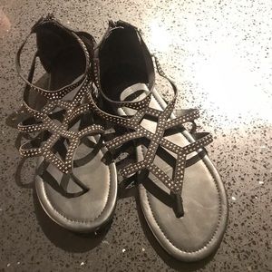 Black express sandals